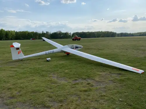 Segelflugzeug DG-200 des Herstellers Glaser-Dirks